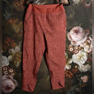 Mountain Hardwear women's xs active pant with tulip hem mauve